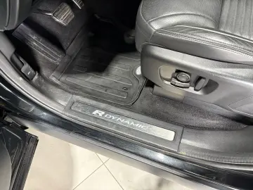 Discovery 5 R-Dynamic HSE D250 c AWD PANO MEMORY