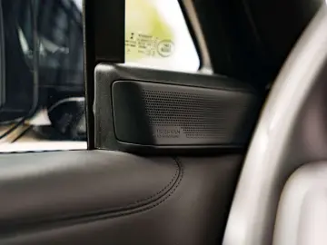 Range Rover P440e Hybrid HSE - Pano - Meridian -