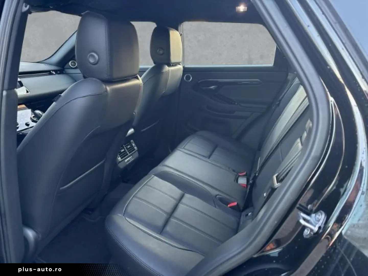 Range Rover Evoque P200 R-Dynamic SE BlackPack 2