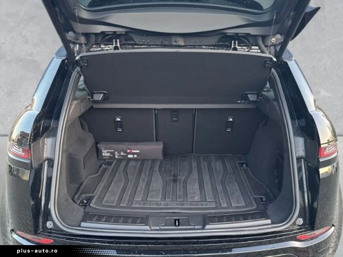 Range Rover Evoque P200 R-Dynamic SE BlackPack 2