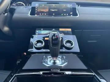 Range Rover Evoque P200 R-Dynamic SE BlackPack 2
