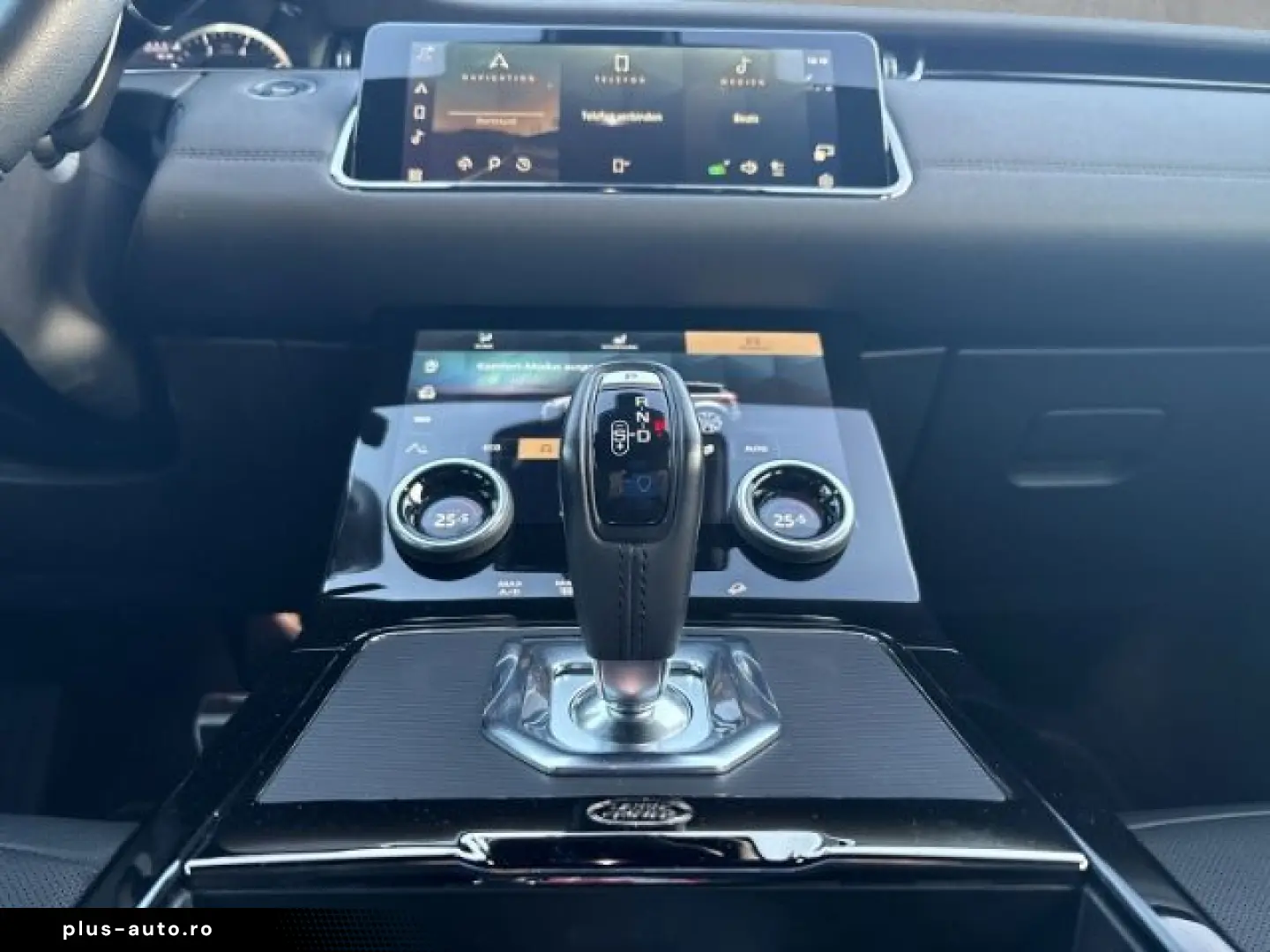 Range Rover Evoque P200 R-Dynamic SE BlackPack 2