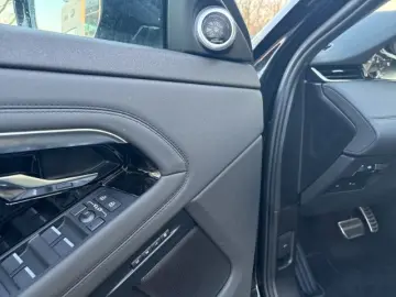 Range Rover Evoque P200 R-Dynamic SE BlackPack 2