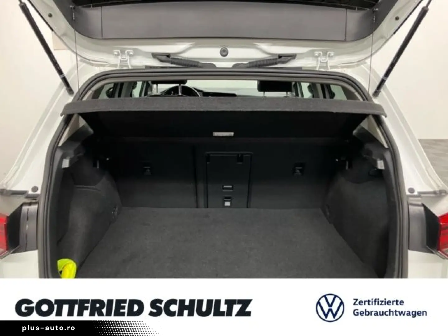 Golf VIII 1.4 TSI DSG eHybrid LED NAV ACC SHZ St