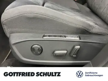 Golf VIII 1.4 TSI DSG eHybrid LED NAV ACC SHZ St