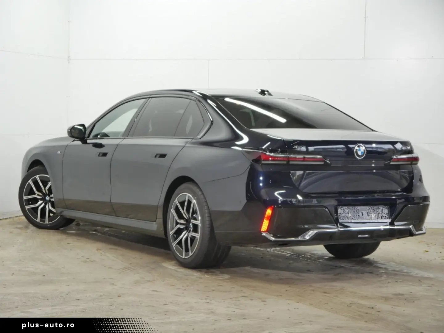 740d xDr ExecutiveLounge TV SoftClose Massage