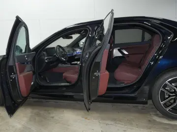 740d xDr ExecutiveLounge TV SoftClose Massage