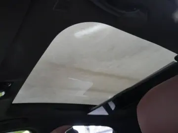 740d xDr ExecutiveLounge TV SoftClose Massage