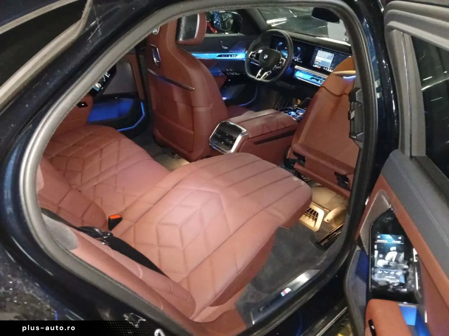 740d xDr ExecutiveLounge TV SoftClose Massage