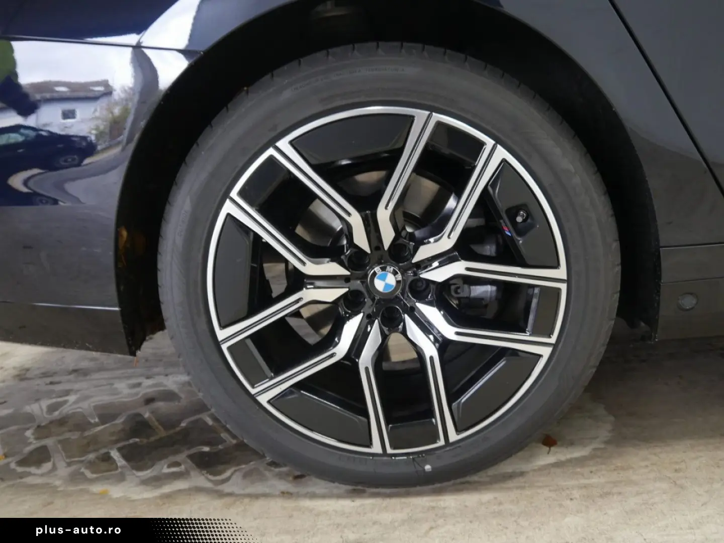 740d xDr ExecutiveLounge TV SoftClose Massage