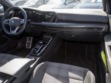 Golf GTE BLACK STYLE IQ.LIGHT DCC ACC NAVI LM18