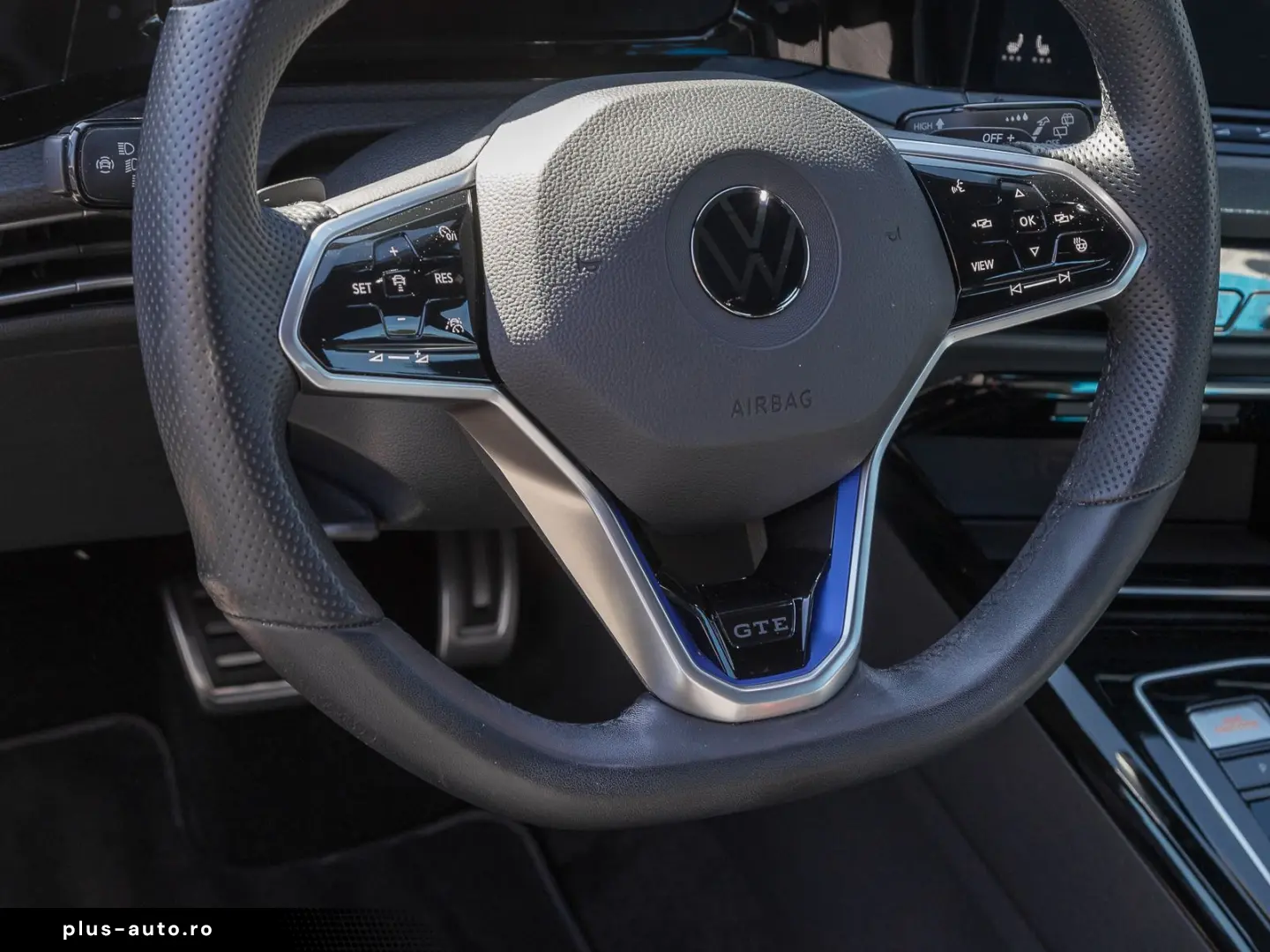 Golf GTE BLACK STYLE IQ.LIGHT DCC ACC NAVI LM18