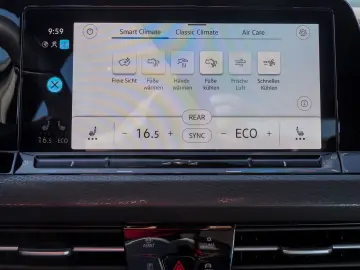 Golf GTE BLACK STYLE IQ.LIGHT DCC ACC NAVI LM18