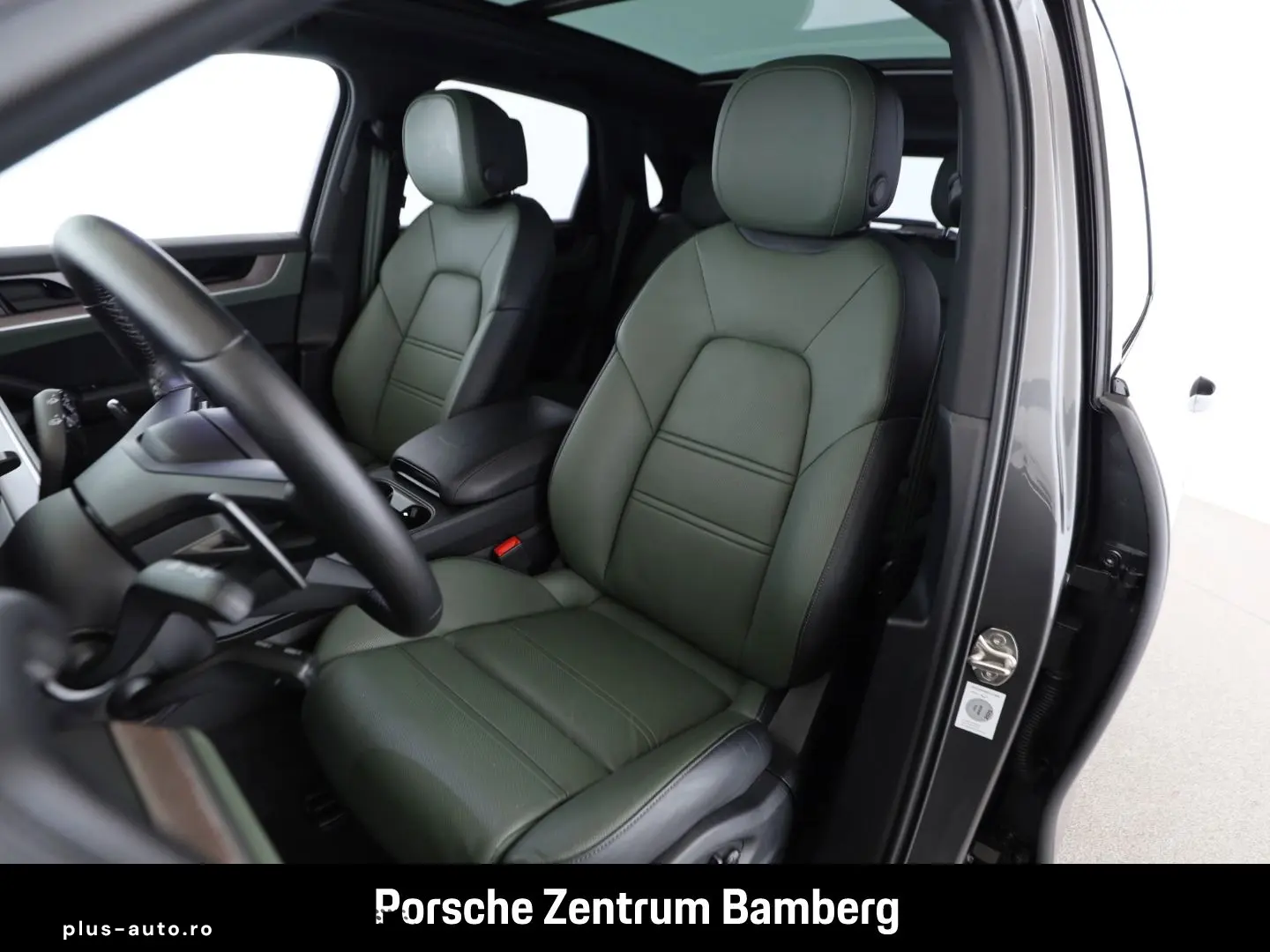 Cayenne E-Hybrid  PDCC  InnoDrive  HUD  Massage