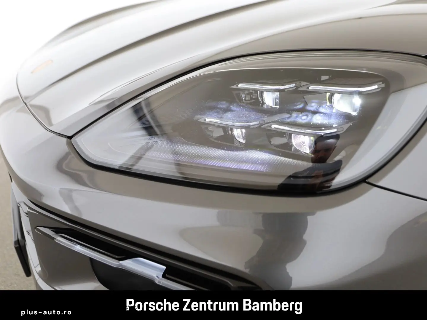 Cayenne E-Hybrid  PDCC  InnoDrive  HUD  Massage