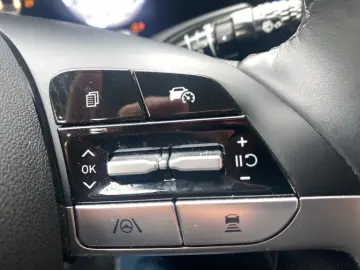 Hyundai Elantra 1.6 l 123 CP CVT Exclusive