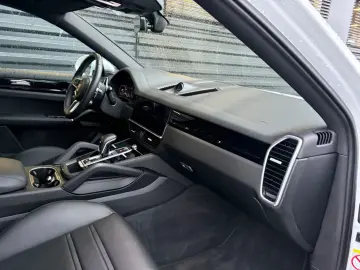 Cayenne Coupe E-Hybrid-INNO-HEAD UP-EL.AK-1.HAND