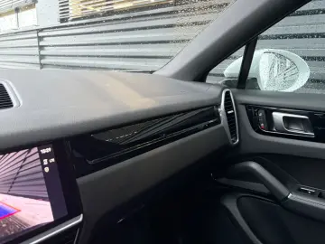 Cayenne Coupe E-Hybrid-INNO-HEAD UP-EL.AK-1.HAND