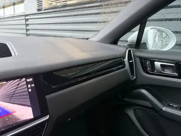 Cayenne Coupe E-Hybrid-INNO-HEAD UP-EL.AK-1.HAND