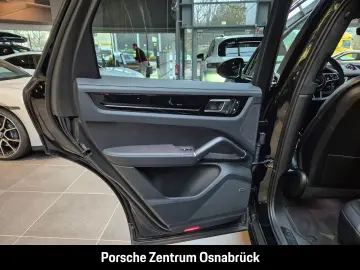 Cayenne GTS Pano AHK Luft 22-Zoll BOSE Matrix He