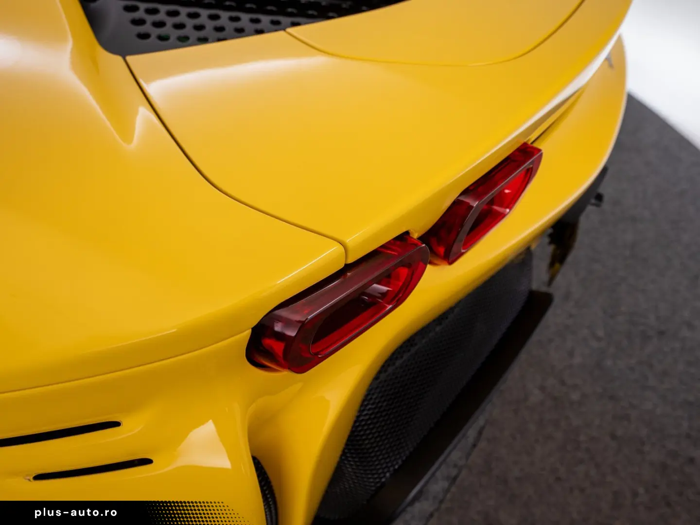 SF90 Stradale FERRARI SINGEN