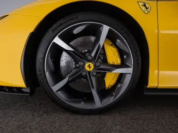 SF90 Stradale FERRARI SINGEN