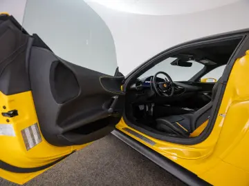 SF90 Stradale FERRARI SINGEN