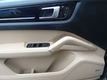 Cayenne S-BOSE-Matrix-LED-Panorama