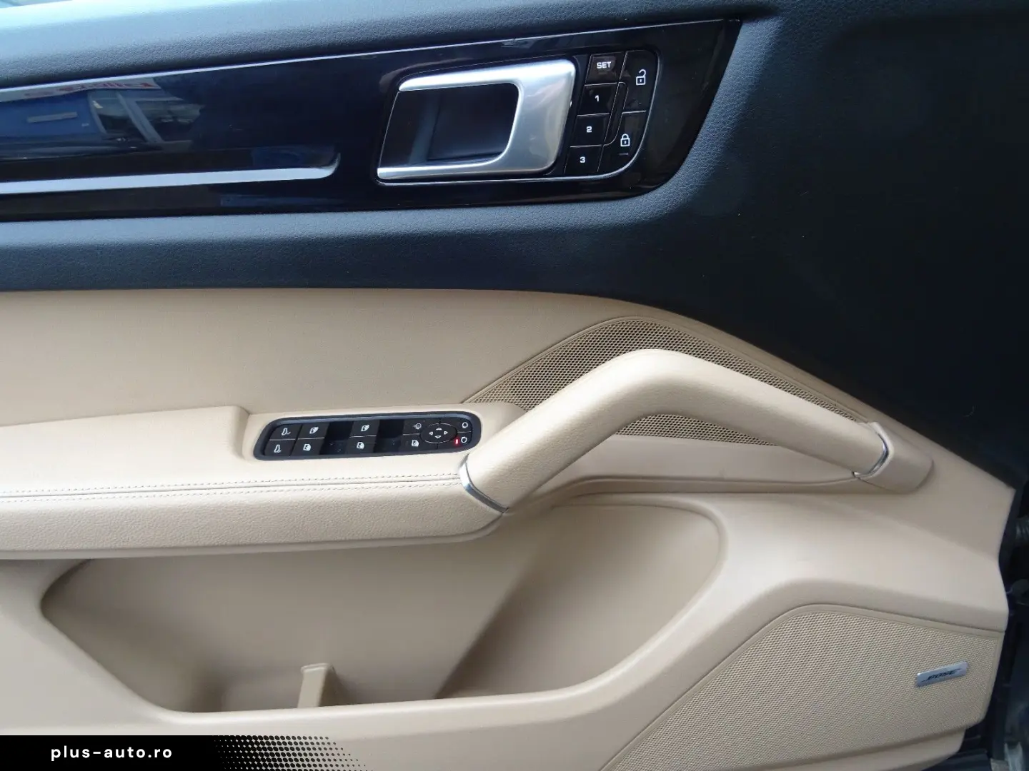 Cayenne S-BOSE-Matrix-LED-Panorama