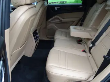 Cayenne S-BOSE-Matrix-LED-Panorama