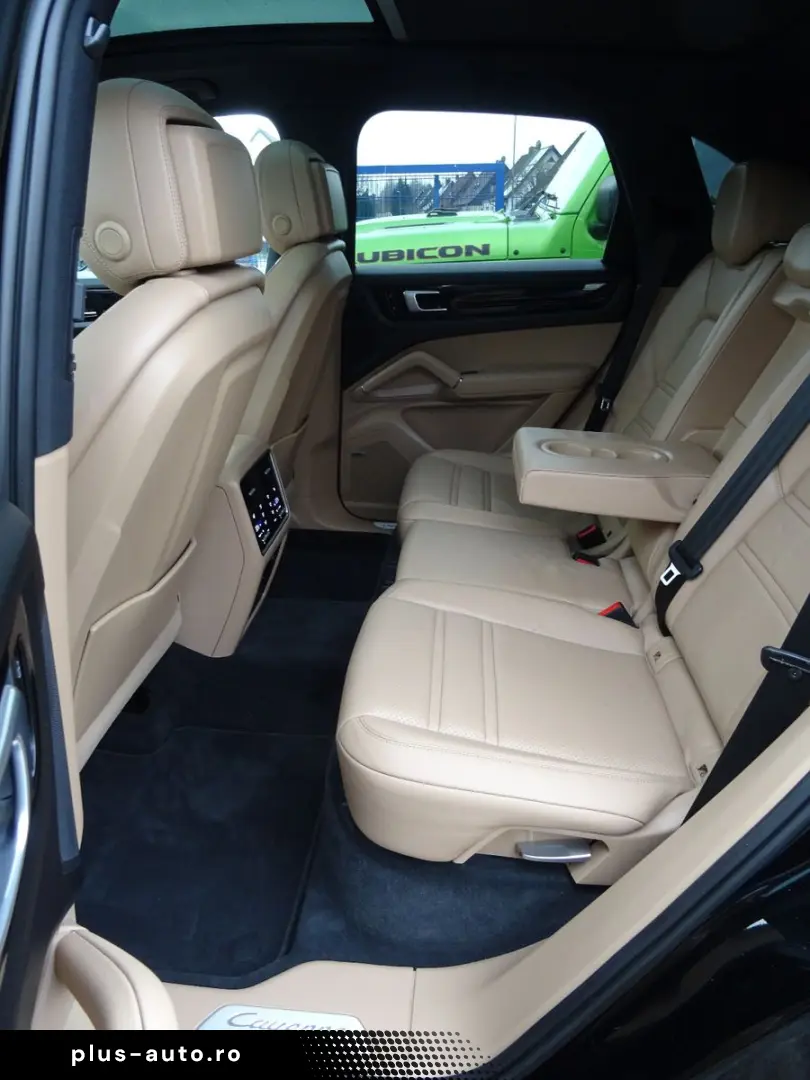 Cayenne S-BOSE-Matrix-LED-Panorama