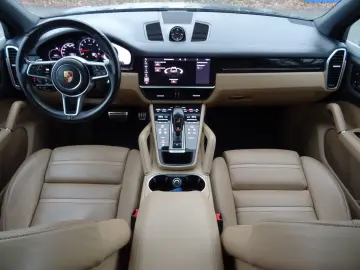 Cayenne S-BOSE-Matrix-LED-Panorama