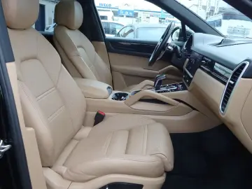 Cayenne S-BOSE-Matrix-LED-Panorama