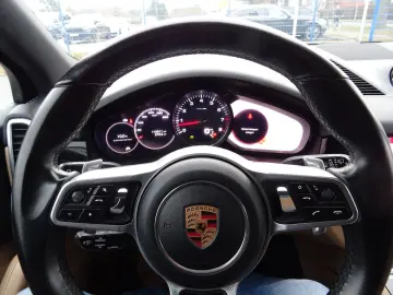 Cayenne S-BOSE-Matrix-LED-Panorama