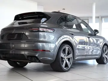 Cayenne Hy HUD InnoDr Approved 07.26 SportDesign