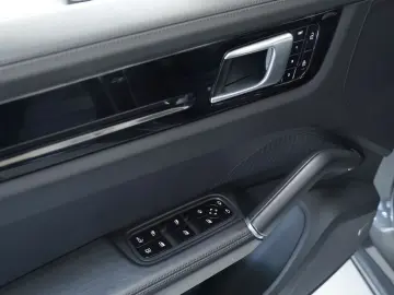 Cayenne Hy HUD InnoDr Approved 07.26 SportDesign