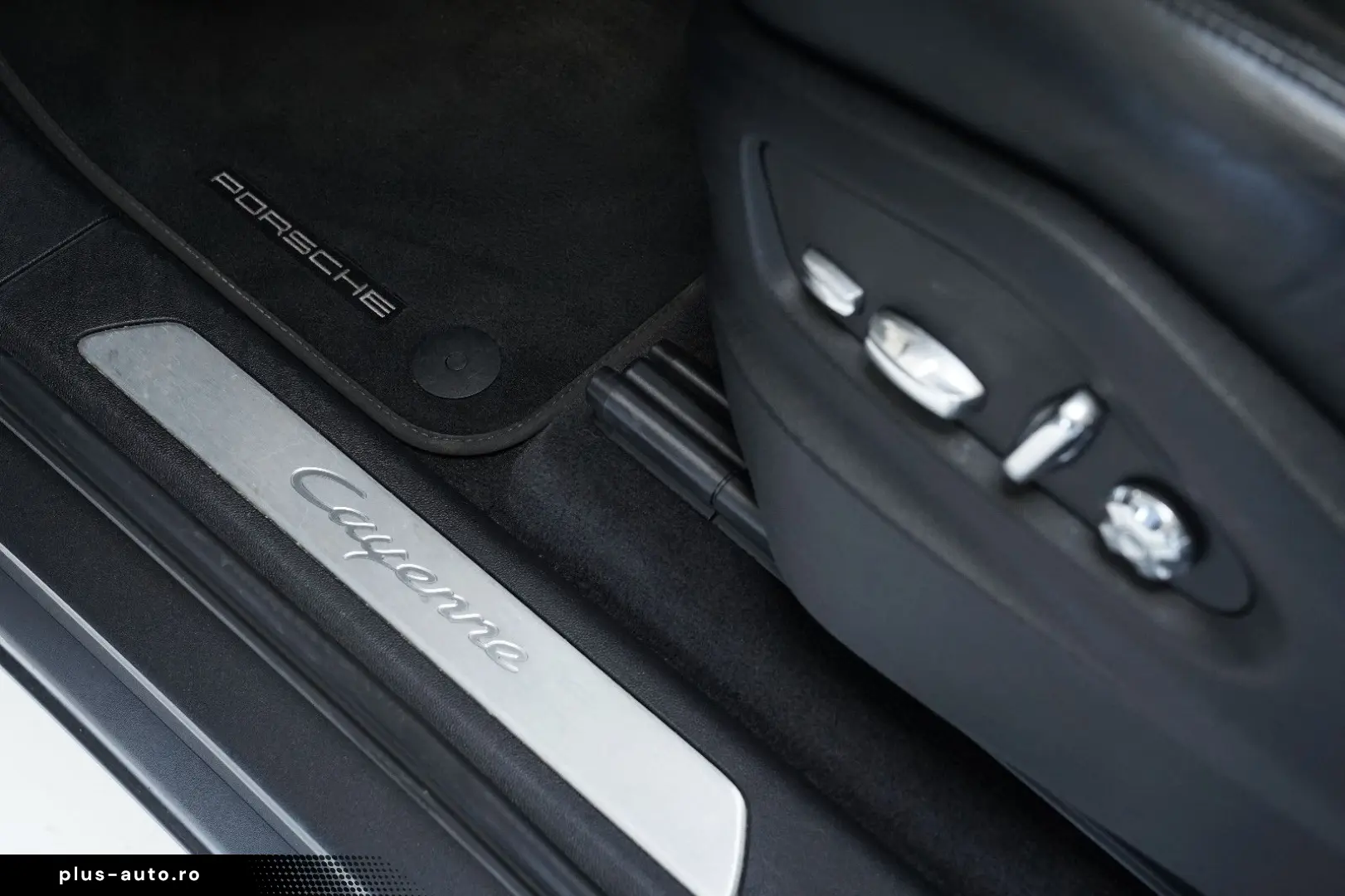 Cayenne Hy HUD InnoDr Approved 07.26 SportDesign