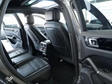 Cayenne Hy HUD InnoDr Approved 07.26 SportDesign