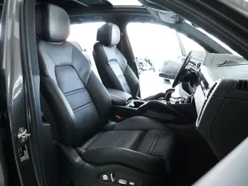 Cayenne Hy HUD InnoDr Approved 07.26 SportDesign