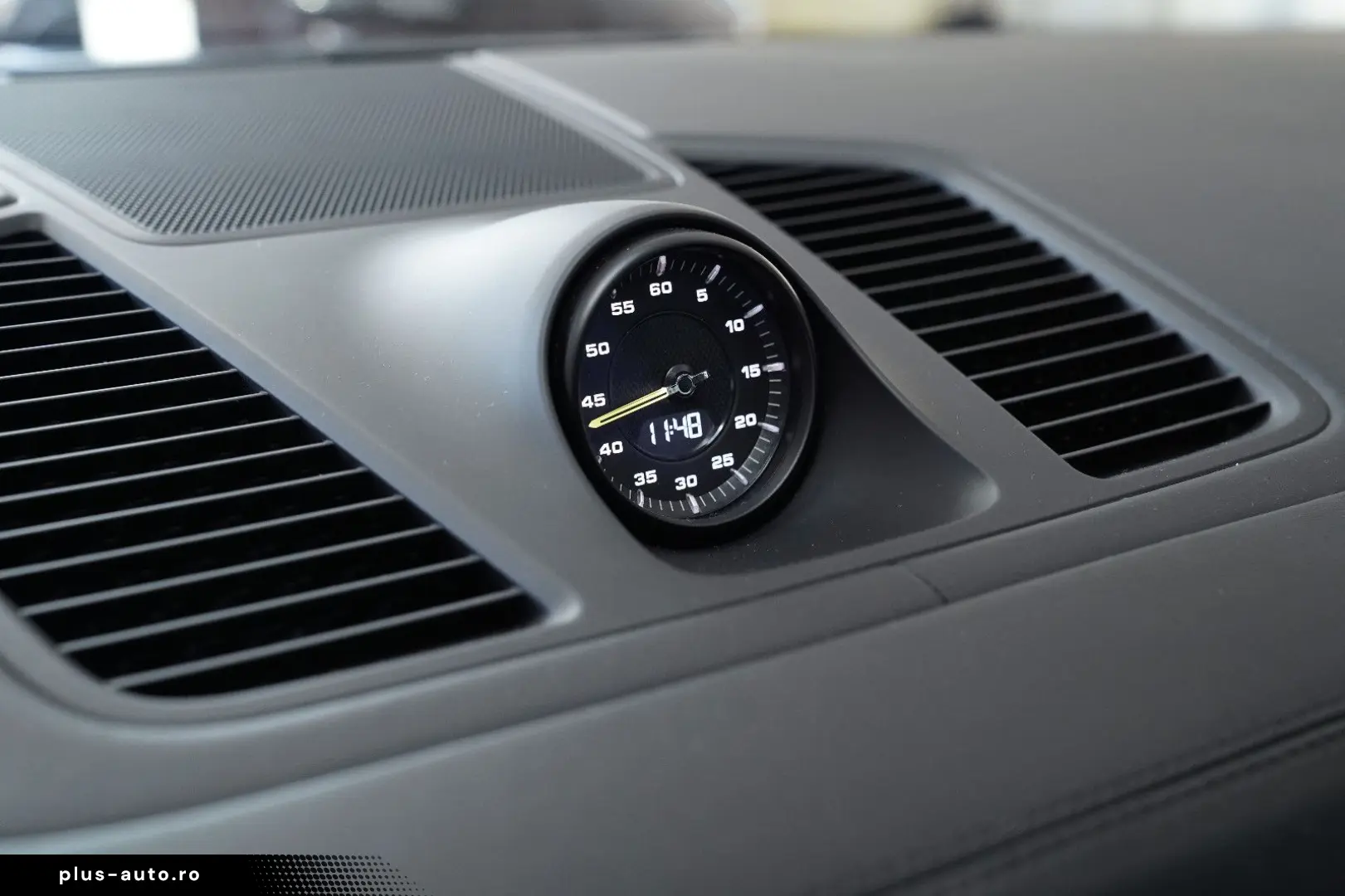 Cayenne Hy HUD InnoDr Approved 07.26 SportDesign