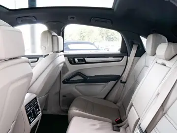 Cayenne PLATINUM   KAM TOT BOSE