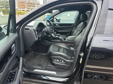 Cayenne E-Hybrid Panaroma HUD LED