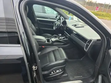 Cayenne E-Hybrid Panaroma HUD LED