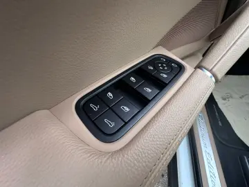 Cayenne Platinum Edition 1 Hand wenig KM