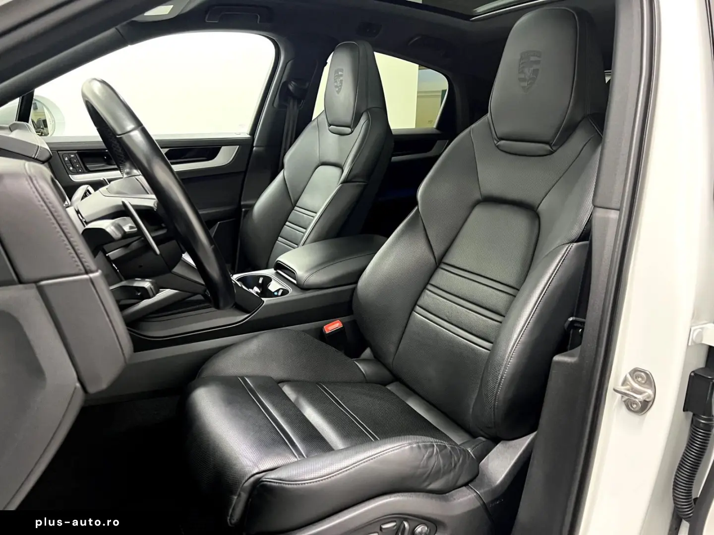 Cayenne Coupe III E-Hybrid Beifahrerdisplay  18