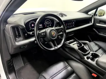 Cayenne Coupe III E-Hybrid Beifahrerdisplay  18