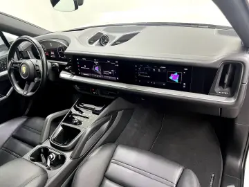 Cayenne Coupe III E-Hybrid Beifahrerdisplay  18