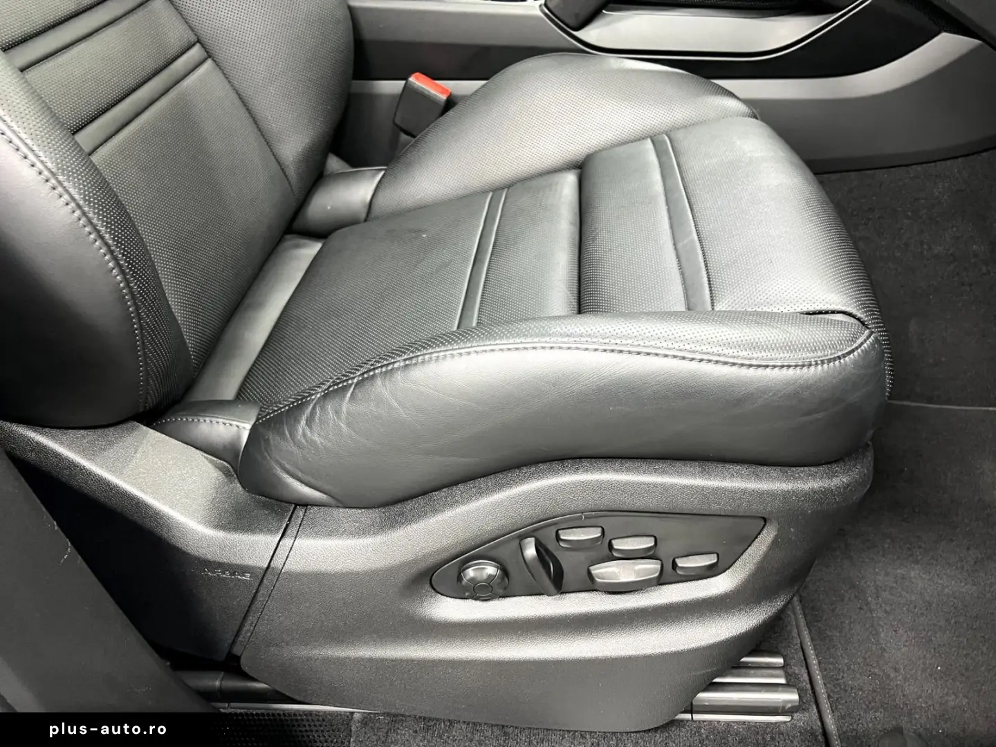 Cayenne Coupe III E-Hybrid Beifahrerdisplay  18