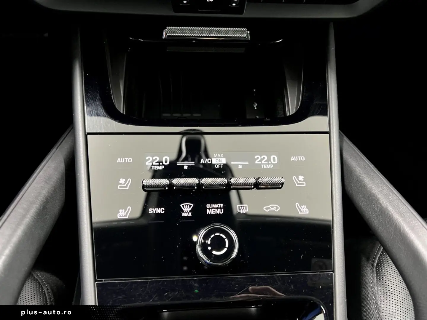 Cayenne Coupe III E-Hybrid Beifahrerdisplay  18