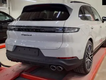 Cayenne S E-Hybrid Inno Pano HD-Matrix PDCC 22